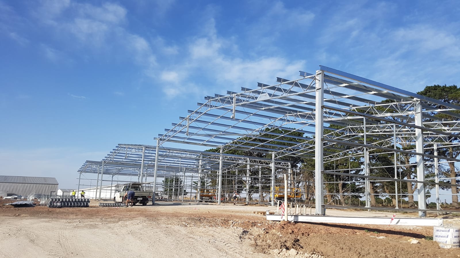 حداد هناجر الرياض حداد هناجر شينكو حداد هناجر ساندويش بانل بالرياض حداد هناجر حديد حداد هناجر مستودعات 